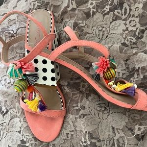 NWOT 9 Betsey Johnson Small Strappy Heels